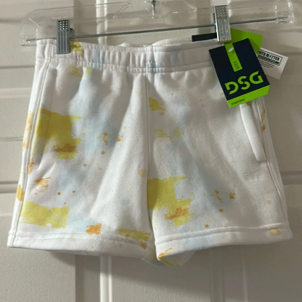 DSG EVERYDAY FLEECE SHORTS: SPLATTER DESIGN: NWT: SZ 2XS (4-5)